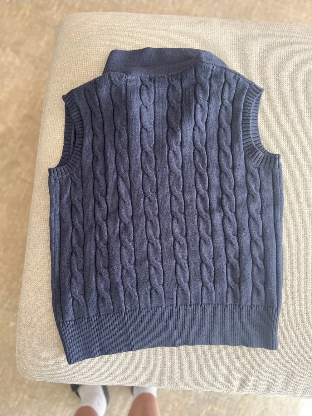 Cable-Knit V-Neck Sleeveless Sweater - Navy